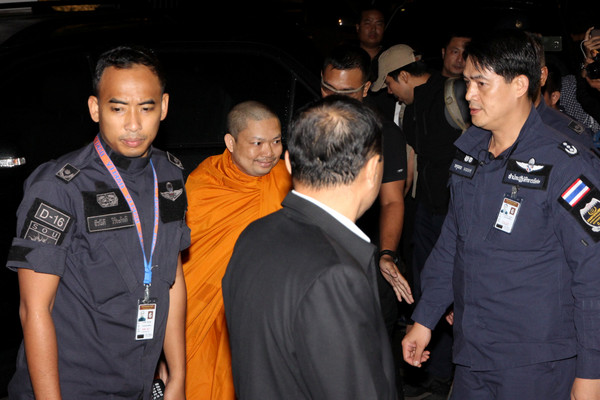 泰国知名僧人涉洗黑钱及性侵未成年少女 引渡