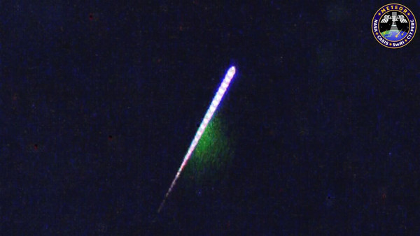 ▲2006年7月30日，太空人在國際太空站拍攝到一顆正飛向地球的寶瓶座流星。（圖／翻攝自臺北市立天文科學教育館官網，照片來源美國航空及太空總署）。