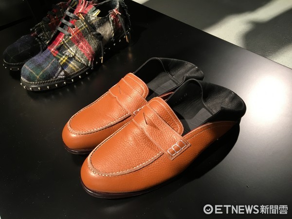 ▲LOEWE 2017秋冬樂福鞋（圖／記者楊坊士攝）