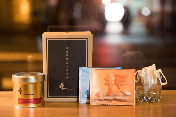 森高砂有台灣各地咖啡掛耳包及小罐裝禮盒。