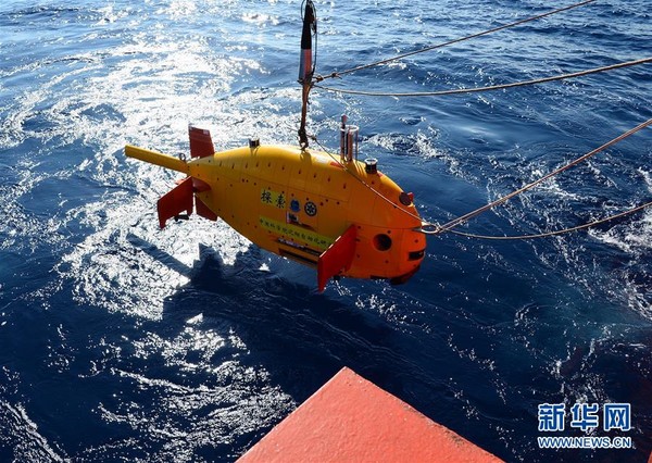 大陸自治式「探索號」下水，南海首潛4500公尺試驗。（圖／翻攝自新華社）