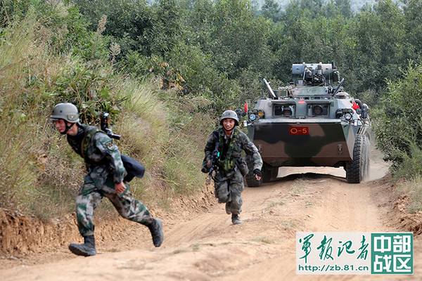 中國「確山訓練基地」實施軍演。（圖／翻攝中國軍網）