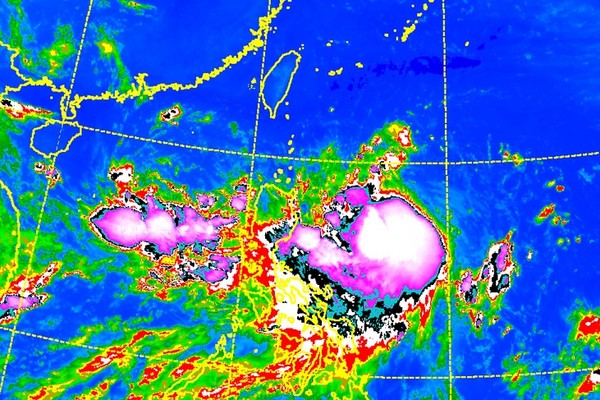 ▲▼尼莎變中颱轉彎逼近？　30日暴風圈恐觸陸「穿過台灣」。（圖／中央氣象局）