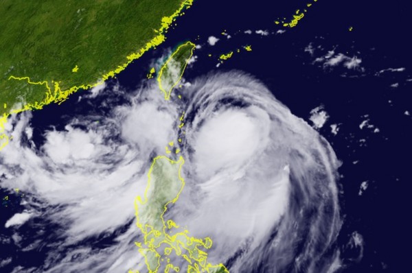 尼莎颱風28日11:10衛星影像。（圖／翻攝自向日葵8號衛星影像）