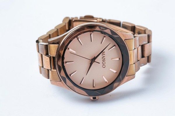 MANGO手錶，約NT$4,000。