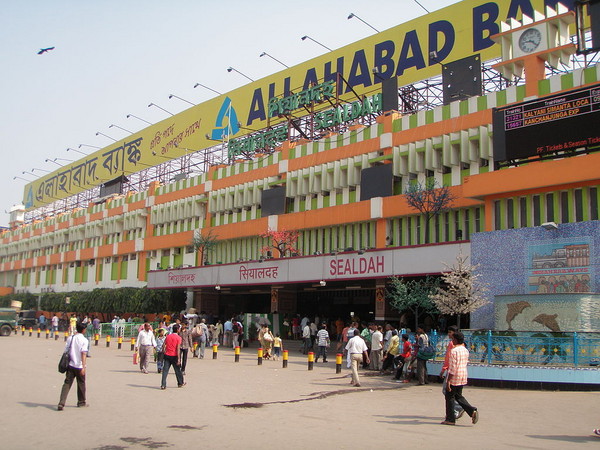 ▲▼印度錫爾達車站,Sealdah railway station。（圖／翻攝自維基百科）