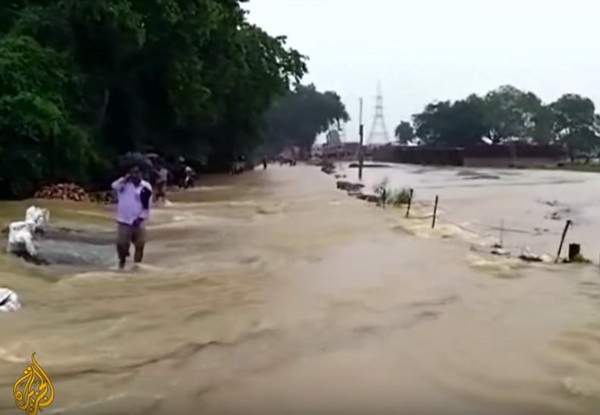 ▲▼▲印度淹水傳出213死。（圖／翻攝自Al Jazeera English）