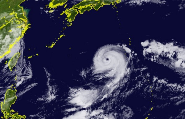 諾盧颱風1日上午8點50分位置。(圖/翻攝自向日葵8號衛星影像)