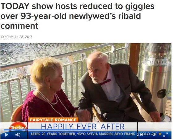 求婚15年！93歲婦甜嫁88歲男友　要他「在床上起勁點」。（圖／翻攝自澳洲《9NEWS》）