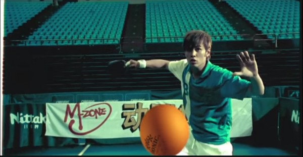 《三年二班》成真！周杰倫和奧運金牌雙打「神級桌球」。（圖／翻攝自YouTube、微博）