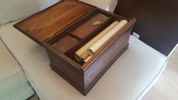 爺爺衣櫃破木盒驚見「150年前遺物」　原來歷史文本都藏在這了（翻攝自IMGUR/NoAPj）
