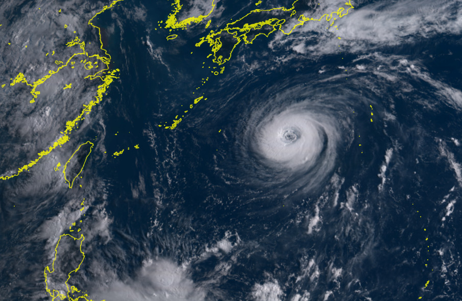 諾盧颱風。（圖／翻攝日本向日葵8號衛星影像）