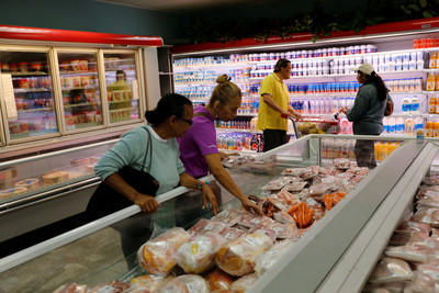 川普關稅誰買單？　標普全球：三分之二成本由消費者承擔