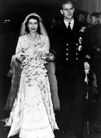 ▲▼英國女王伊麗莎白二世(Elizabeth II)和菲利浦親王(Prince Philip)於1947年12月20日舉行婚禮。（圖／達志影像／美聯社）