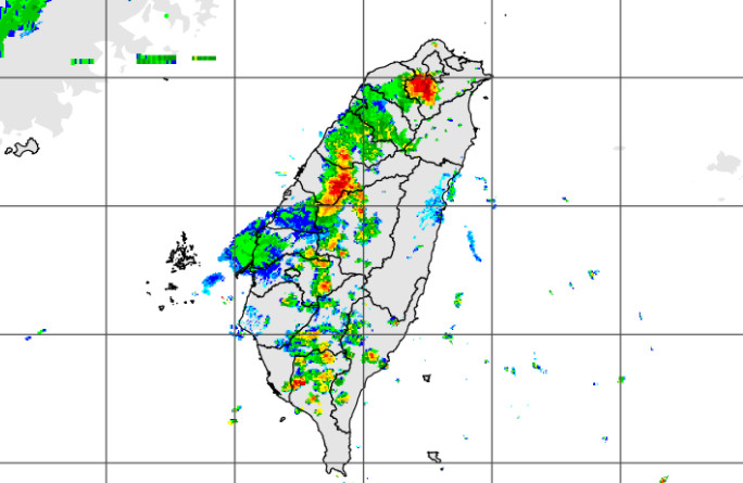 ▲對流旺盛，16縣市大雨特報。（圖／中央氣象局）