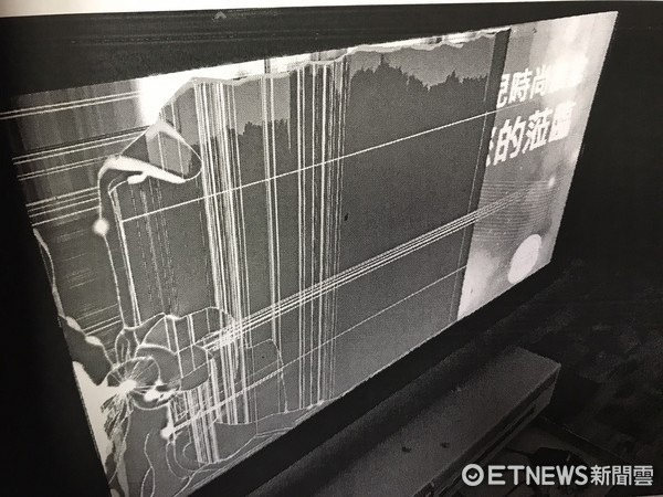 ▲摩鐵店家發現價值4萬元的液晶電視遭砸，只得報警求助。（圖／記者林煒傑翻攝）