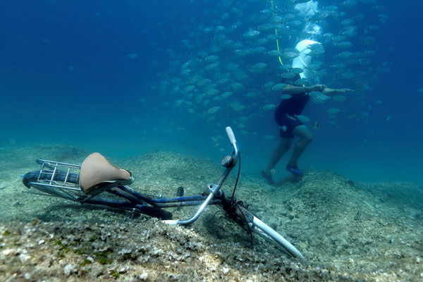 ▲潛水員1日在克羅埃西亞海底公園潛水。（圖／CFP）
