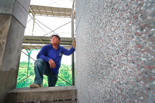 【佳冬受災戶】不喝酒不罵人　這個工地頭家很稀有