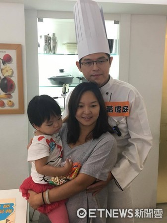 視網膜母細胞瘤病童爸爸黃偉庭。（圖／記者嚴云岑攝）