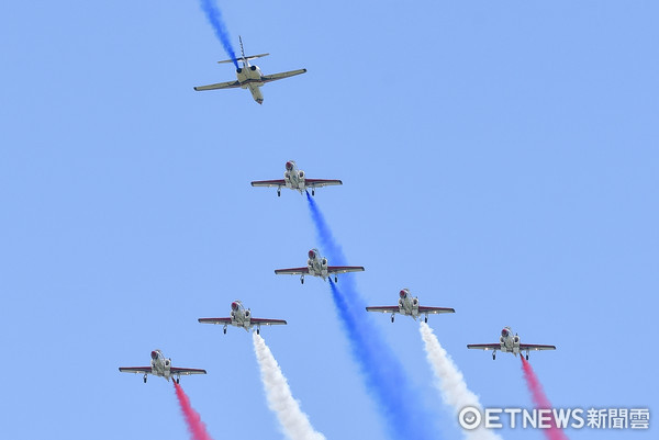 ▲▼空軍官校營區開放全兵力預校,AT-3,自強號高級教練機,雷虎小組。（圖／記者李毓康攝）