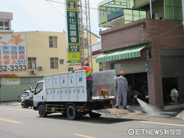 ▲台南市環保局積極動員人力進行全市環境整頓、垃圾清除、噴藥殺菌工作。（圖／環保局提供）