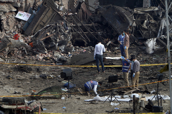 ▲巴基斯坦第二大城市拉合爾7日再度發生炸彈襲擊事件，造成2人死亡、35人受傷，目前還沒有組織坦承犯行。（圖／達志影像／美聯社）