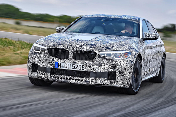 ▲新「超跑級房車」可望突破600匹？BMW M5法蘭克福揭曉。（圖／記者張慶輝攝）