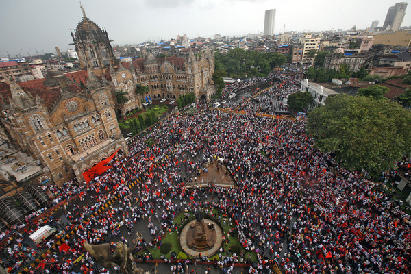 ▲▼50萬人來到孟買抗議。（圖／路透社）