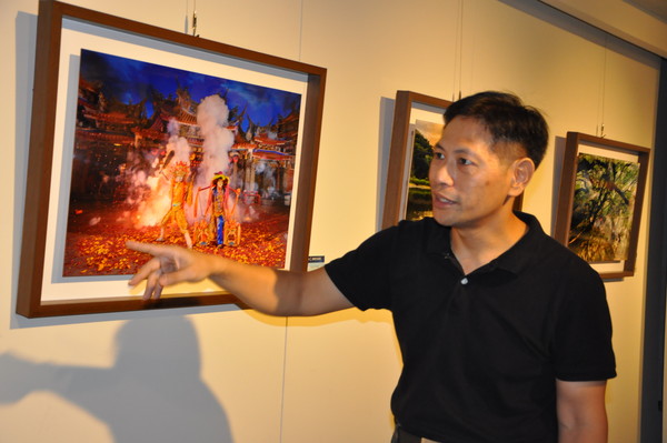 ▲新竹在地攝影家劉春生攝影個展，即日起於文化局竹軒畫廊及美的隧道展出。