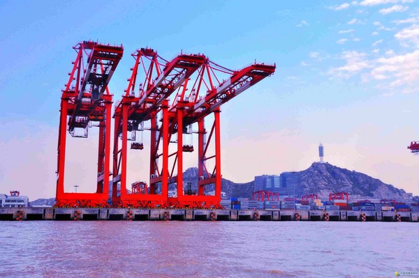 上海洋山深水港四期碼頭預計在今年年底試營運，該碼頭是在建世界規模最大、技術最先進的自動化碼頭。（圖／翻攝自中國海事服務網）