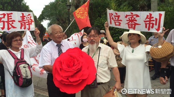 ▲分組委員、台灣陪審團協會理事長張靜退出司改國是會議。（圖／記者張曼蘋攝）