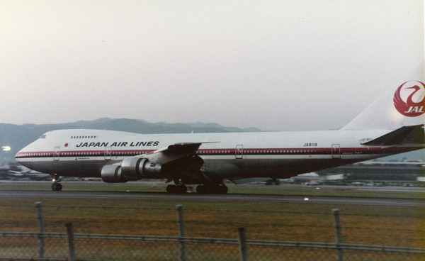▲▼「日本航空123號班機空難」事故飛機JA8119，1984年春攝於大阪國際機場。（圖／翻攝自維基百科）