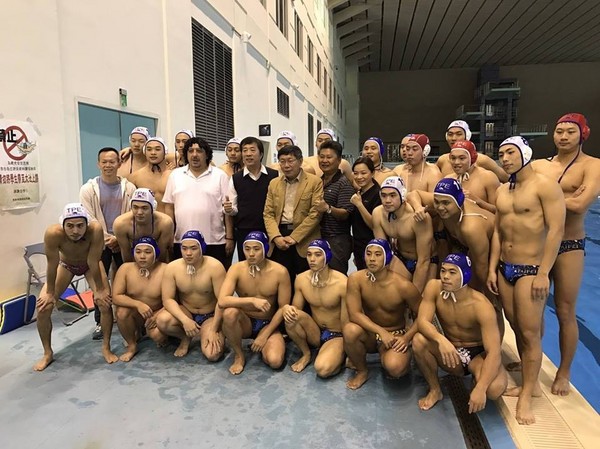 ▲中華隊、日本水球代表隊員。（圖／翻攝自Taiwan Waterpolo national team Facebook）