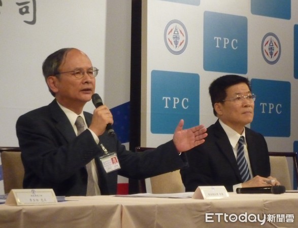 ▲台電公司副總經理陳布燦(左)指出，核能的發電成本確實較低。(圖／記者林信男攝)