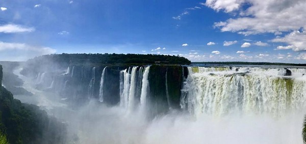 ▲阿根廷伊瓜蘇瀑布（ Iguazu Falls）。（圖／網友Yumi提供，請勿隨意翻拍，以免侵權。）