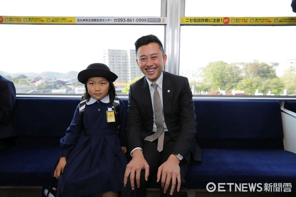 林智堅日前前往日本北九州市，考察全日本首座「跨座式高架輕軌」。（圖／新竹市政府提供）