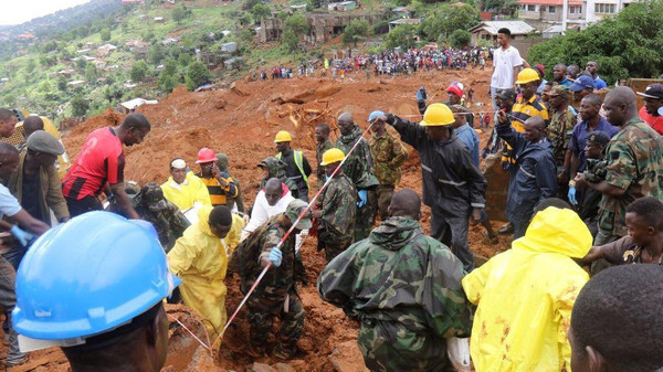 ▲▼獅子山共和國首都自由市（Freetown）土石流洪災，至少400人死亡。（圖／路透社）