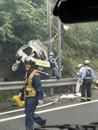 群馬 Ae86 死亡車禍 雨天打滑撞爛卡山壁駕駛頭部重創亡 Ettoday國際新聞 Ettoday新聞雲