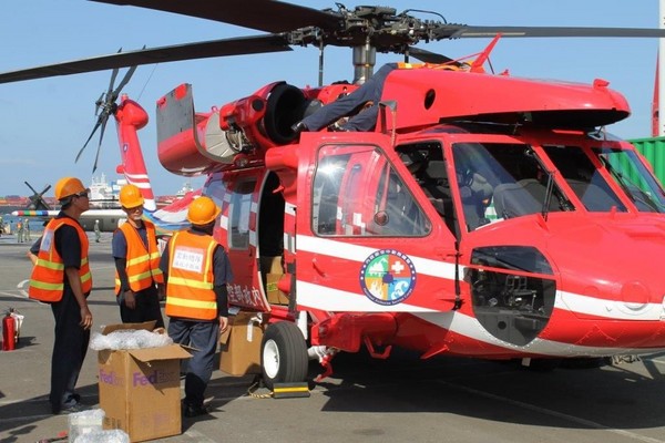 ▲▼ 內政部空勤總隊完成第三梯次UH-60M黑鷹直升機接機作業。（圖／內政部提供）