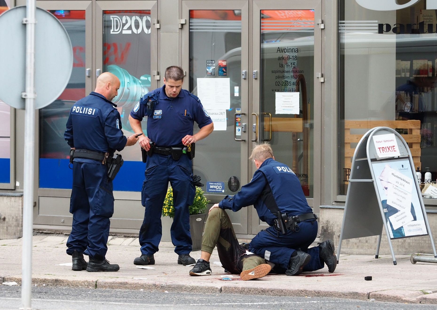 芬蘭第五大城市、位於西南部的圖爾庫（Turku），發生歹徒當街砍殺人群事件，根據警方最新公布消息，已知造成2人死亡、8人受傷。（圖／CFP）