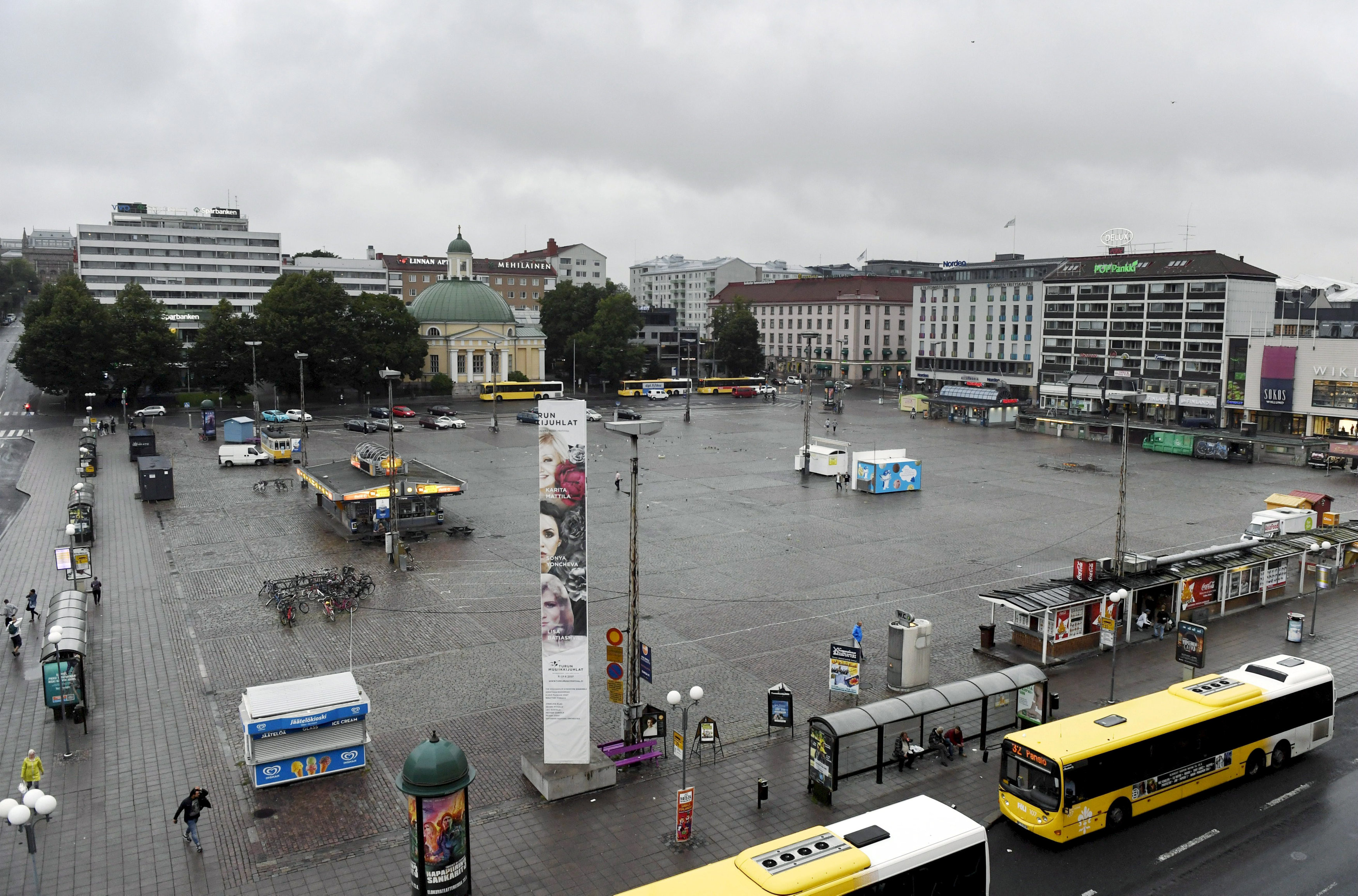 芬蘭第五大城市、位於西南部的圖爾庫（Turku），發生歹徒當街砍殺人群事件，根據警方最新公布消息，已知造成2人死亡、8人受傷。（圖／CFP）