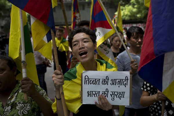 ▲▼有西藏人民表示支持印度。（圖／達志影像／美聯社）