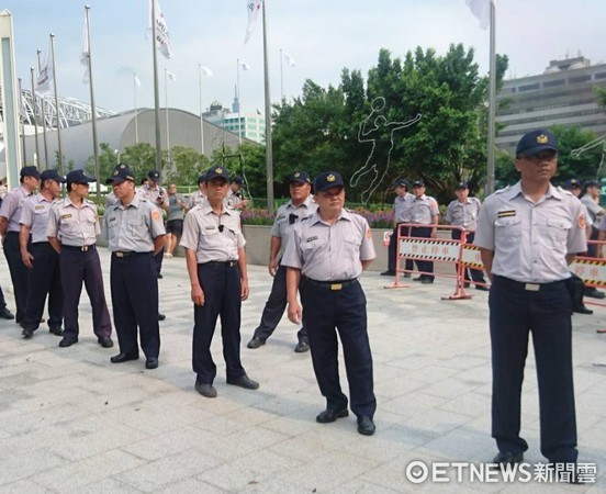 ▲▼台獨團體,反台獨團體,世大運,抗議,警力。（圖／記者陳家祥攝）