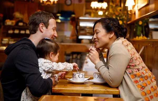 ▲▼臉書公司創辦人祖克柏（Mark Zuckerberg）與家人。（圖／翻攝自facebook／Mark Zuckerberg）