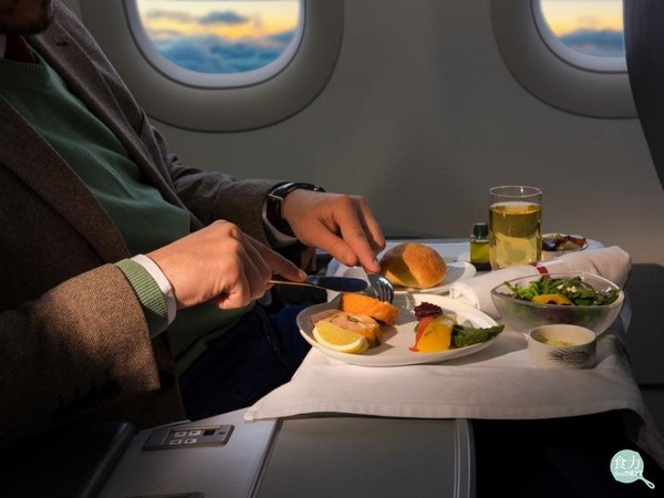 從未聽過有人吃飛機餐拉肚子的，這是怎麼做到的？（圖／食力提供）
