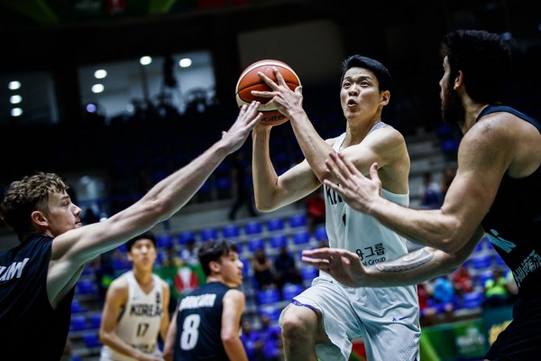 ▲亞洲盃男籃賽金善亨助南韓奪季軍，吳前替中國保住第5名席次。（圖／取自FIBA官網）