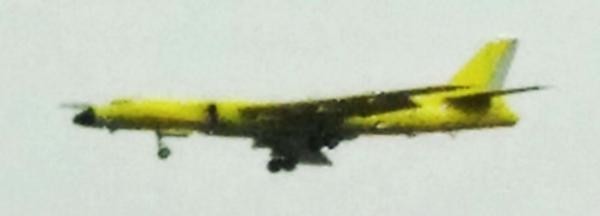▲▼轟-6K疑似改裝空中加油管的照片。（圖／翻攝自《搜狐軍事》）
