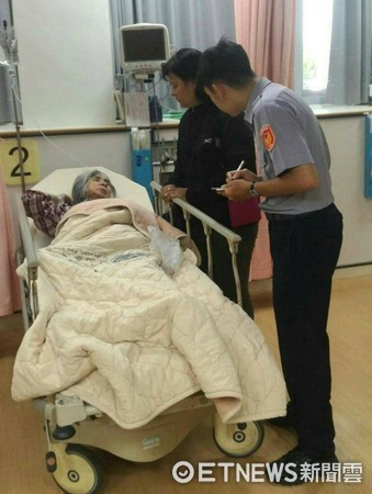 台東關山老婦人因酷熱引發熱衰竭，幸經員警即時協助送醫，化險為夷。（圖／台東縣警察局提供）