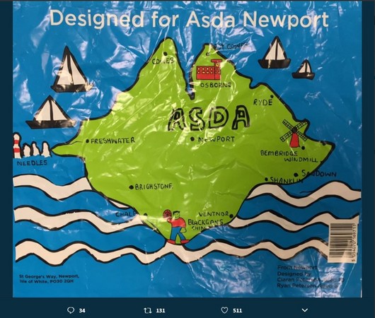 ▼▲英國超市為慶祝展店，印製了1萬個由當地孩童塗鴉設計的環保提袋。（圖／翻攝自Twitter／@BethpageBru）