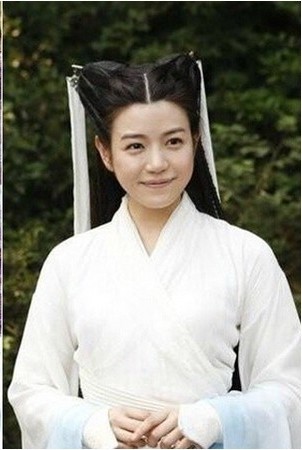 過去陳妍希曾演過《神鵰俠侶》中的「小龍女」，但是因為有些嬰兒肥的關係，被外界戲稱是「小籠包」。